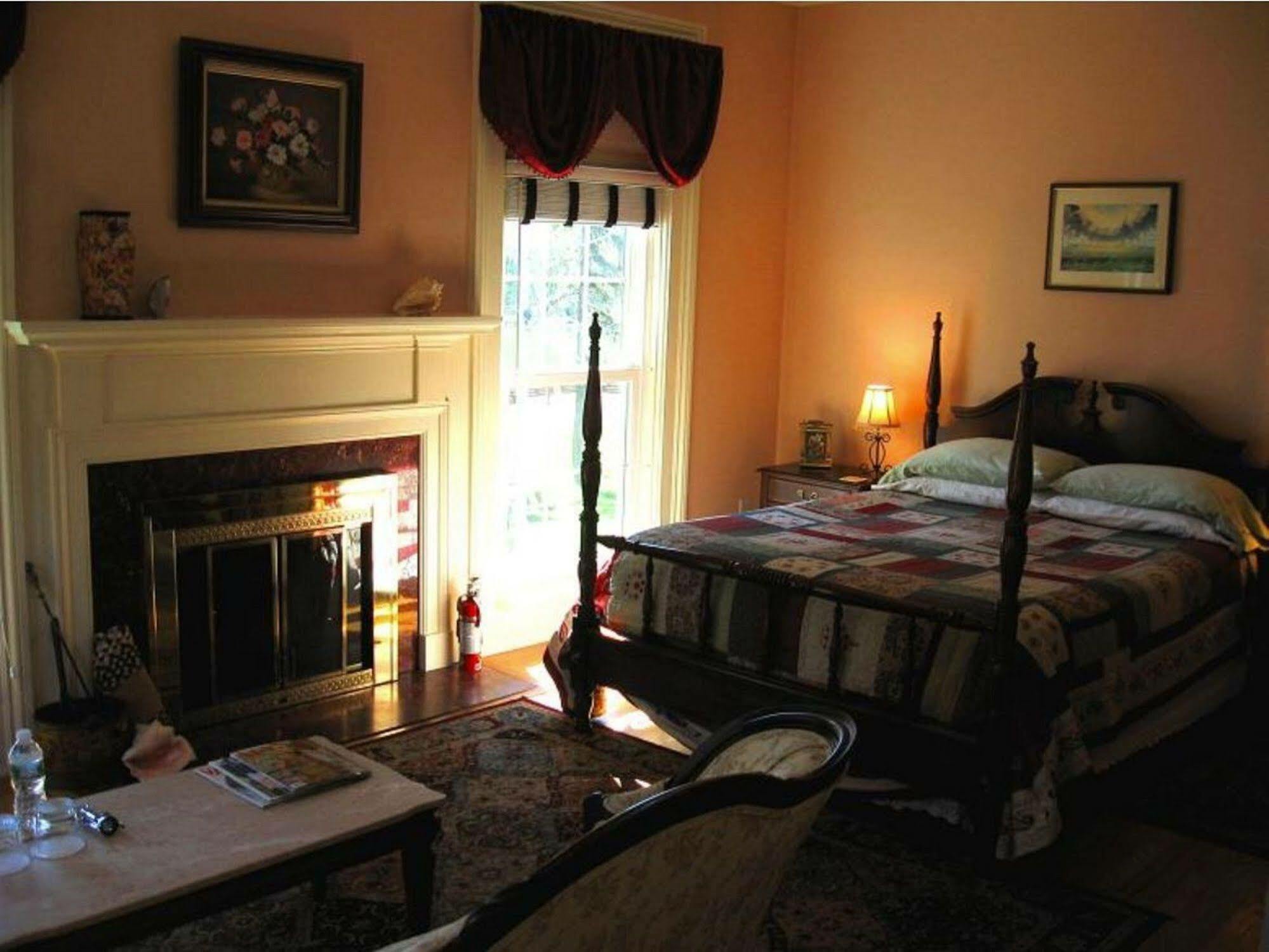 Mariaville Lake B & B Pattersonville Esterno foto
