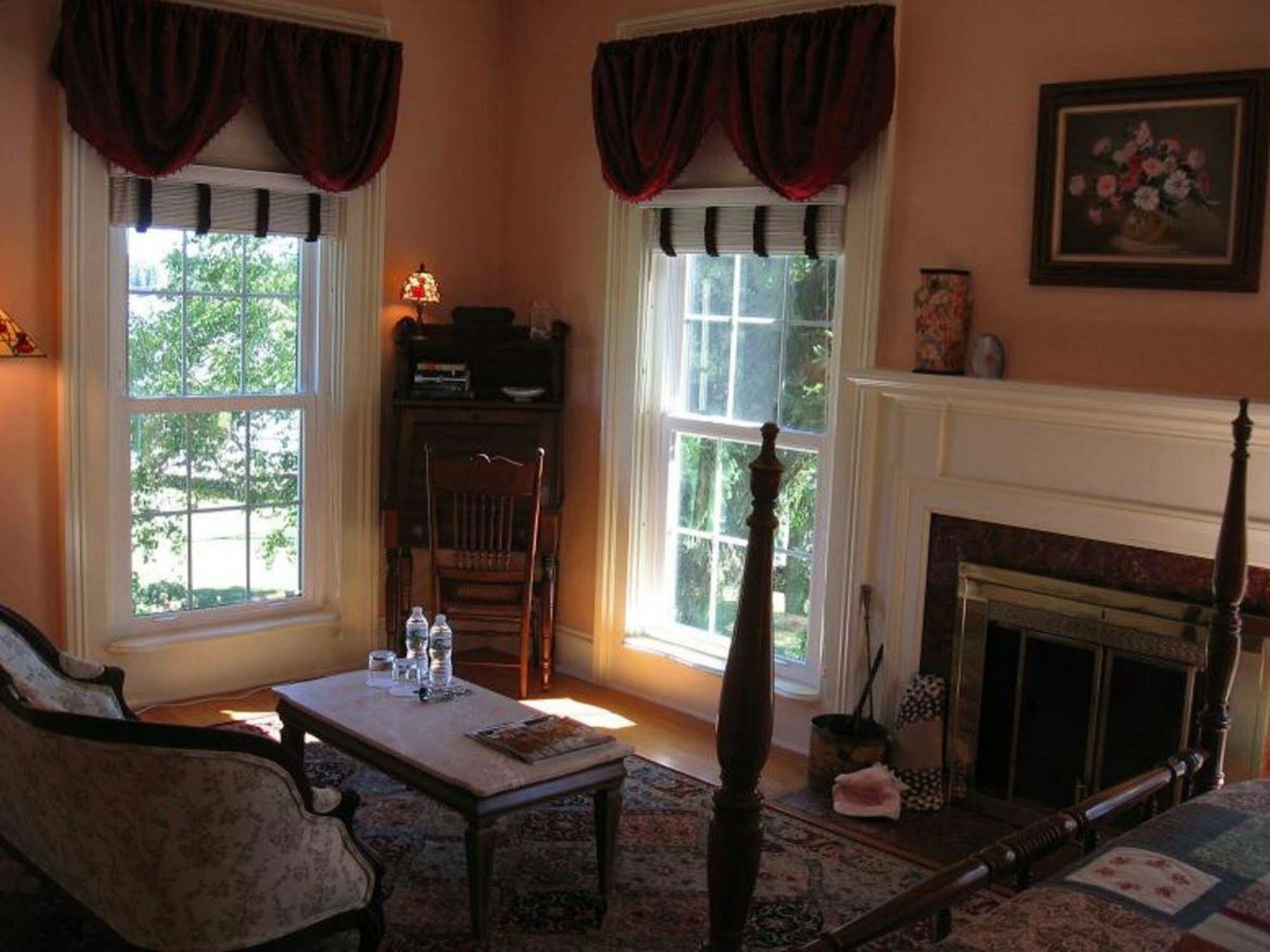 Mariaville Lake B & B Pattersonville Esterno foto