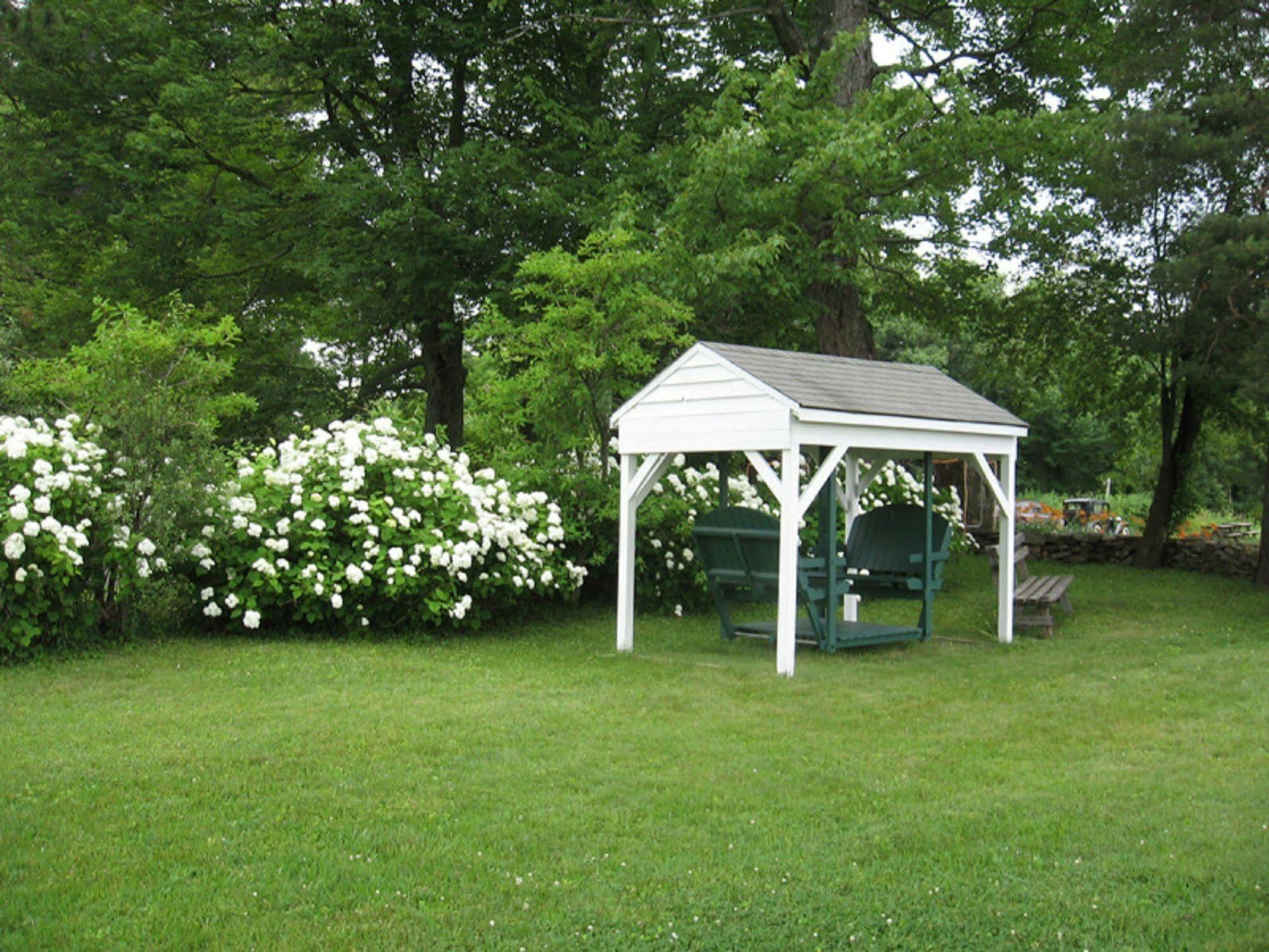 Mariaville Lake B & B Pattersonville Esterno foto
